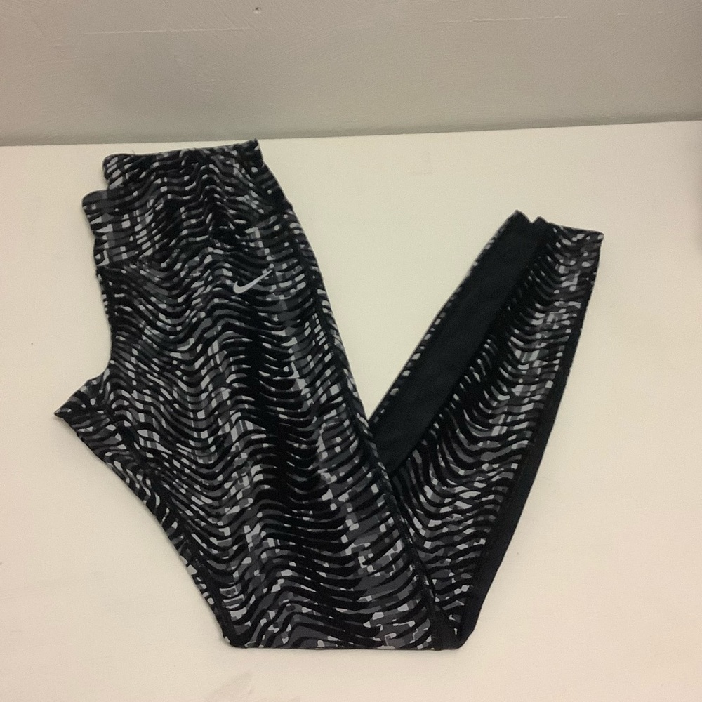 Nike Dri fit workout leggings